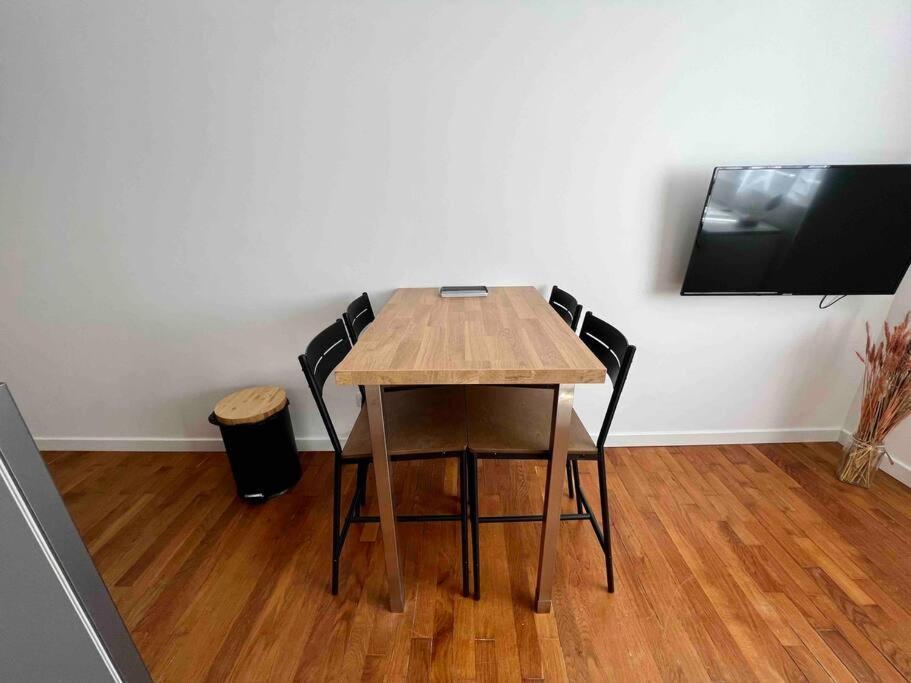 Appartement Climatise / Centre-ville / 4 Personnes *